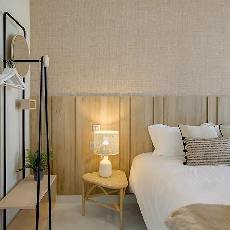 Jessicannes - Alba - Et Palais Des Festival A Pied *