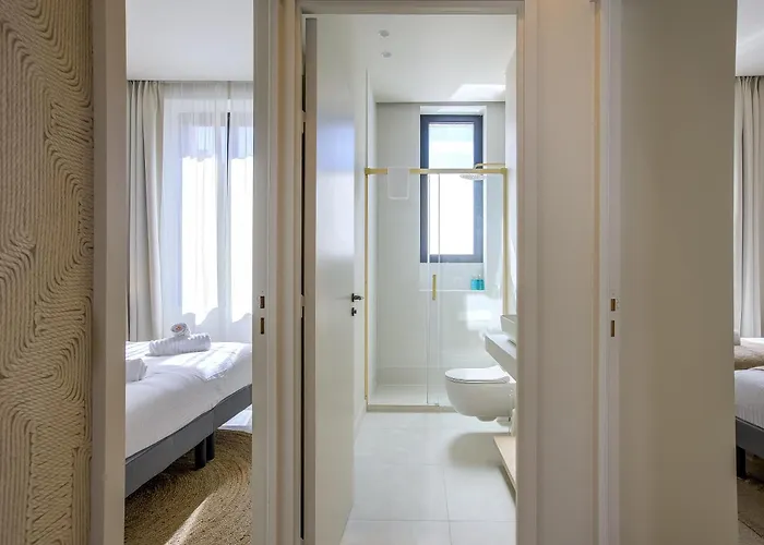 Jessicannes - Alba - Et Palais Des Festival A Pied *